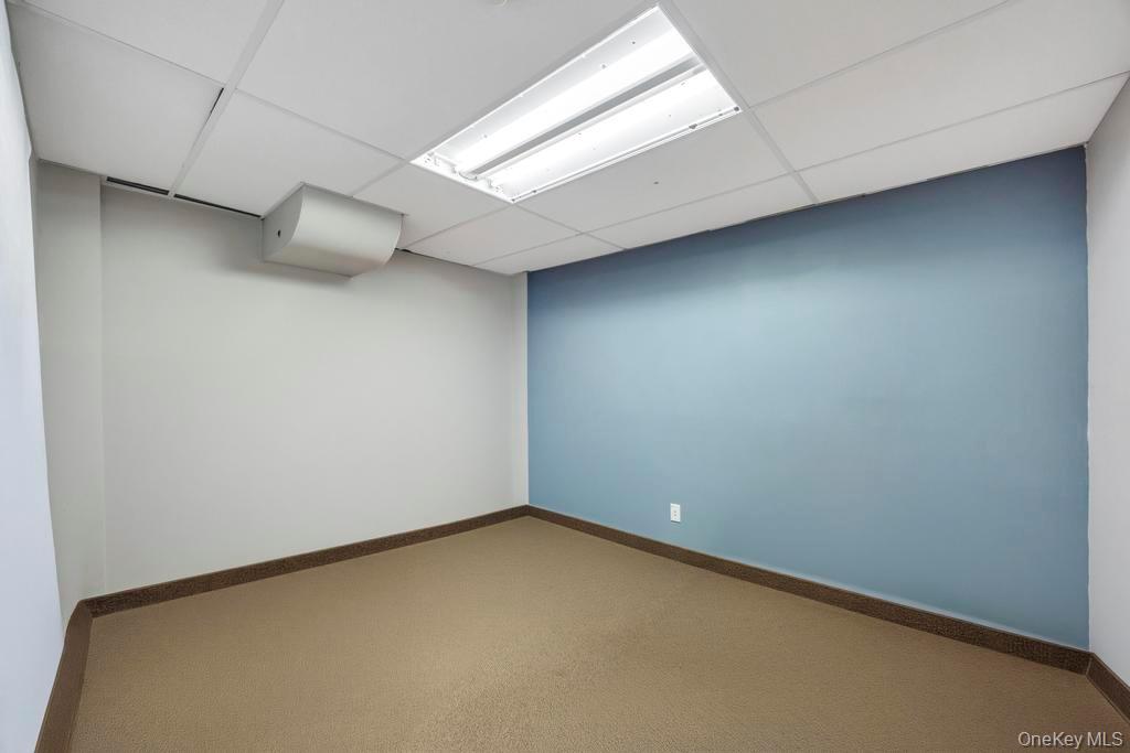 600 Hicksville Road, Bethpage, NY 11714