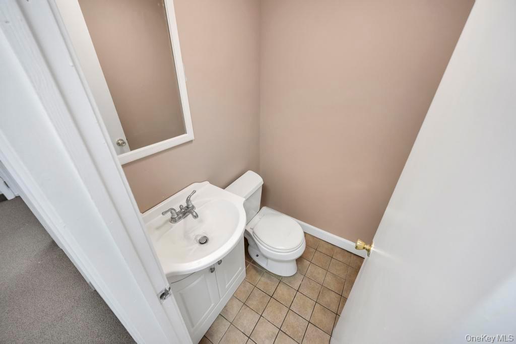 600 Hicksville Road, Bethpage, NY 11714