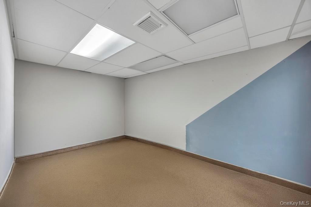 600 Hicksville Road, Bethpage, NY 11714