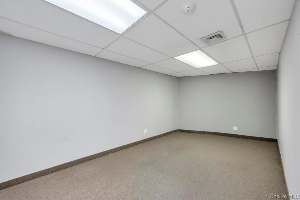 600 Hicksville Road, Bethpage, NY 11714