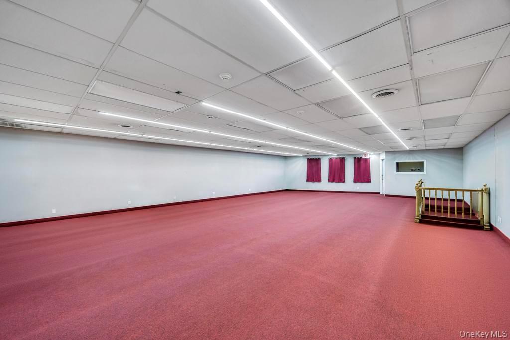 600 Hicksville Road, Bethpage, NY 11714