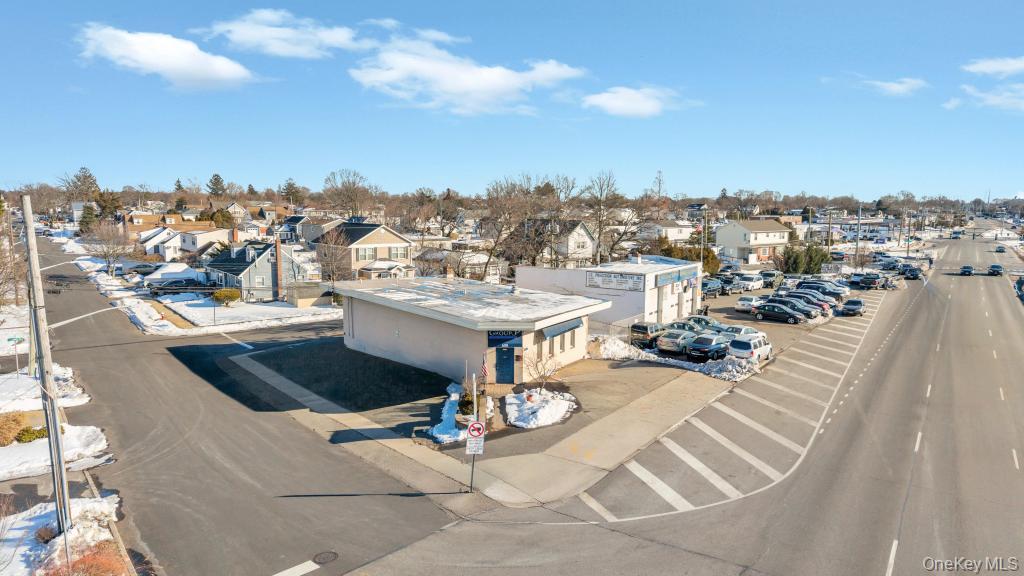 600 Hicksville Road, Bethpage, NY 11714