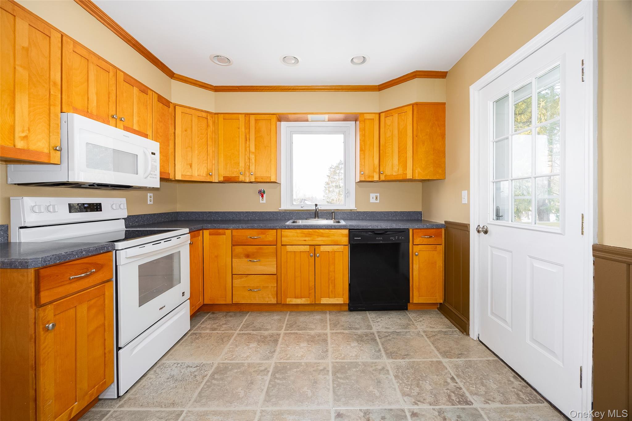 13 Robert Road, Poughkeepsie, NY 12603