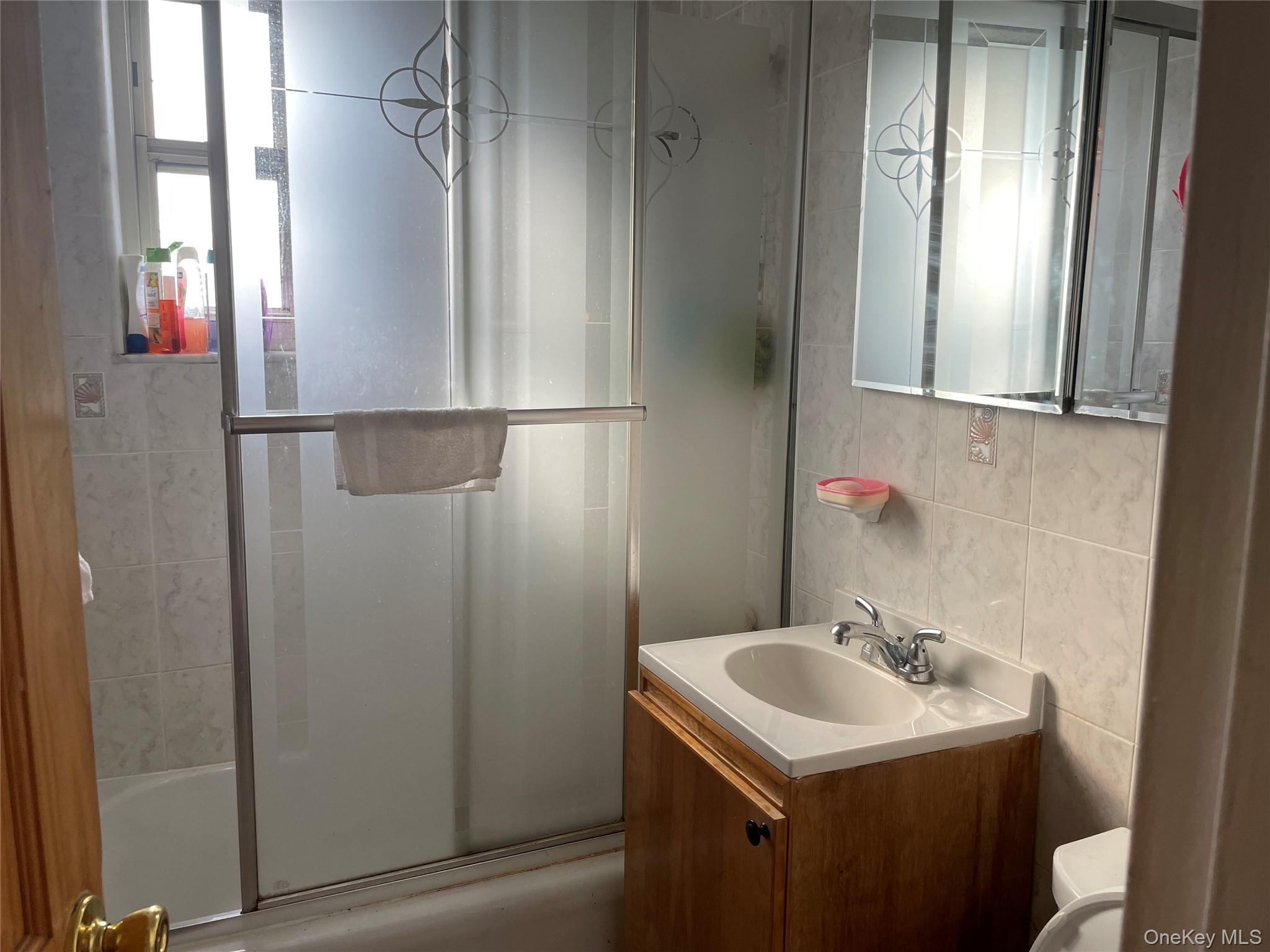 5828 251st Street # Upper Unit, Little Neck, NY 11362