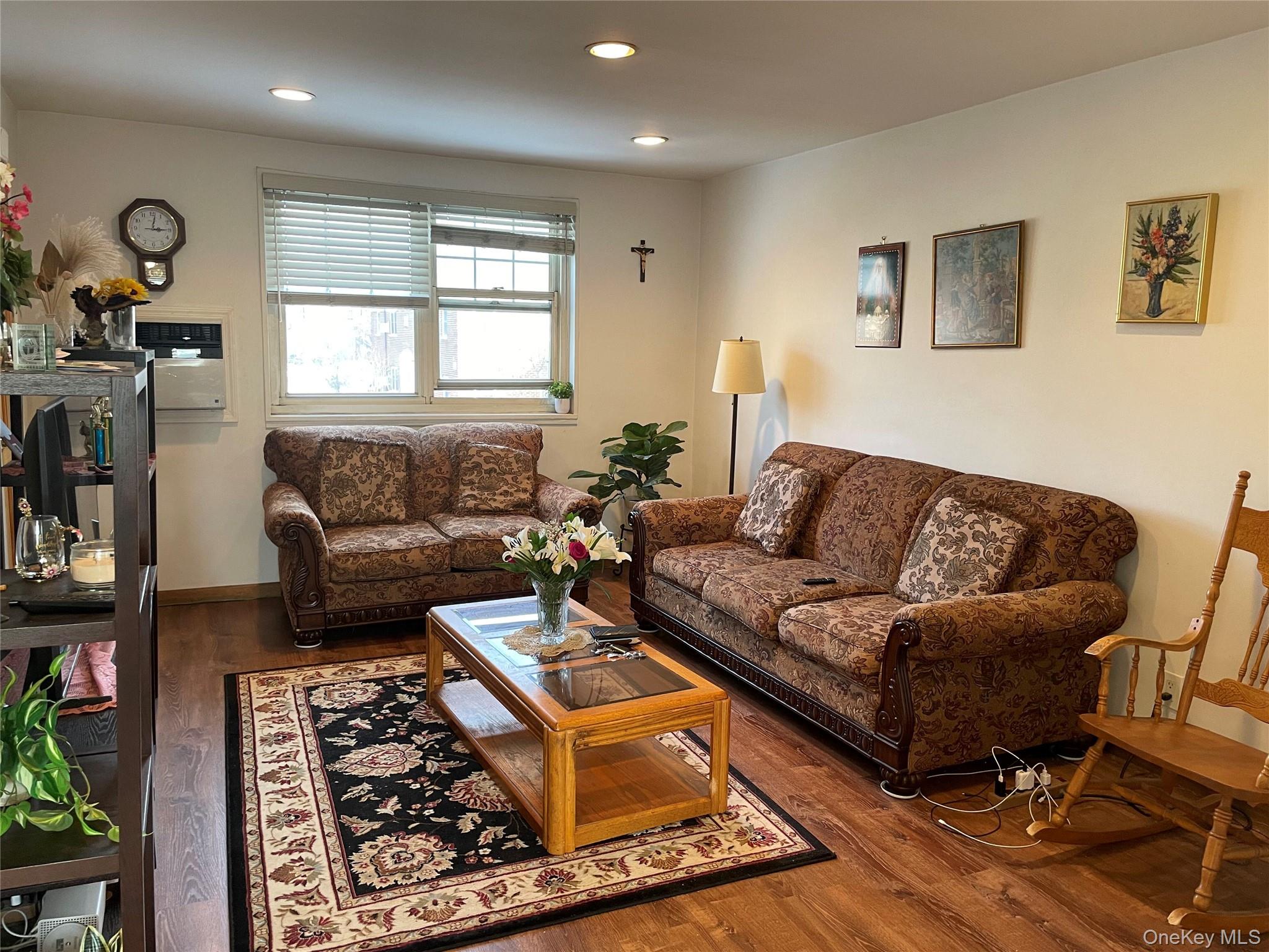 5828 251st Street # Upper Unit, Little Neck, NY 11362