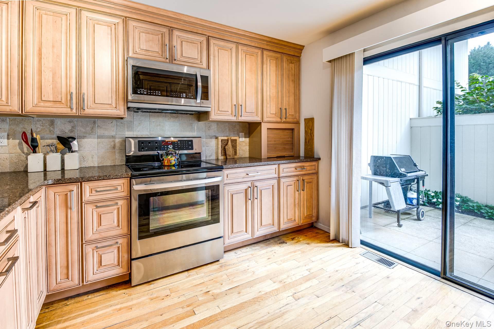 202 Treescape Drive # 10B, East Hampton, NY 11937