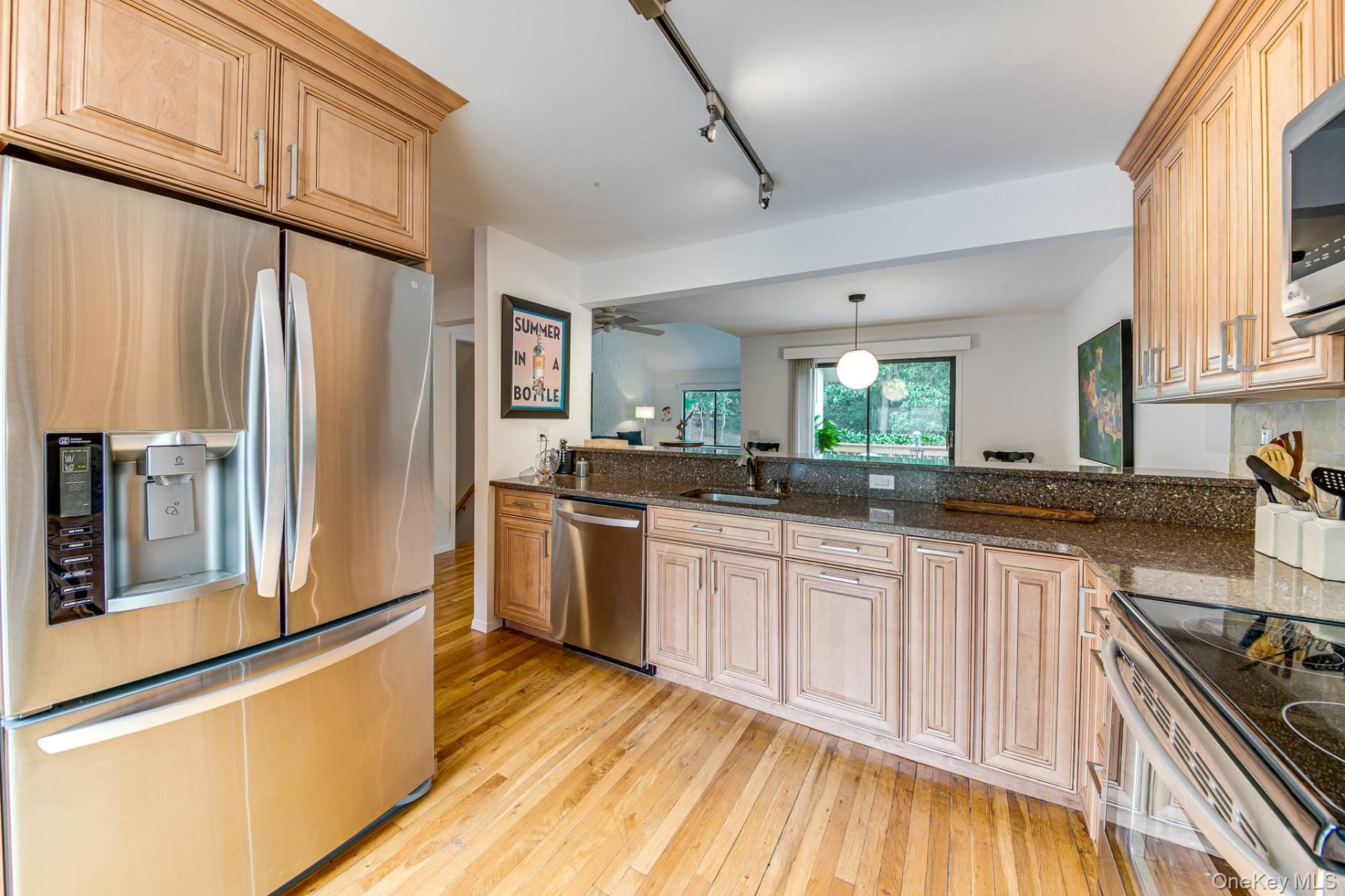 202 Treescape Drive # 10B, East Hampton, NY 11937