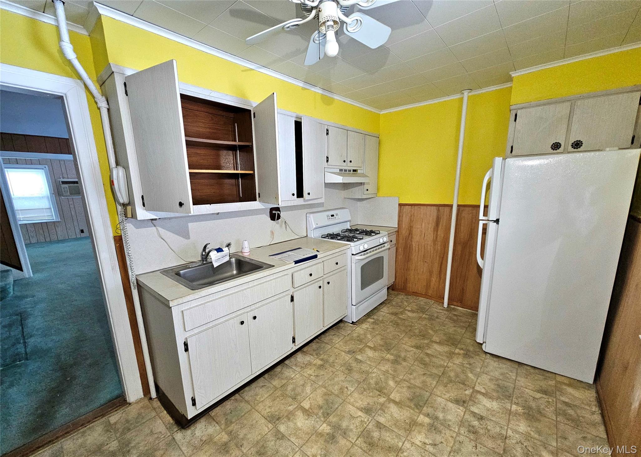 67 Elton Road, Stewart Manor, NY 11530