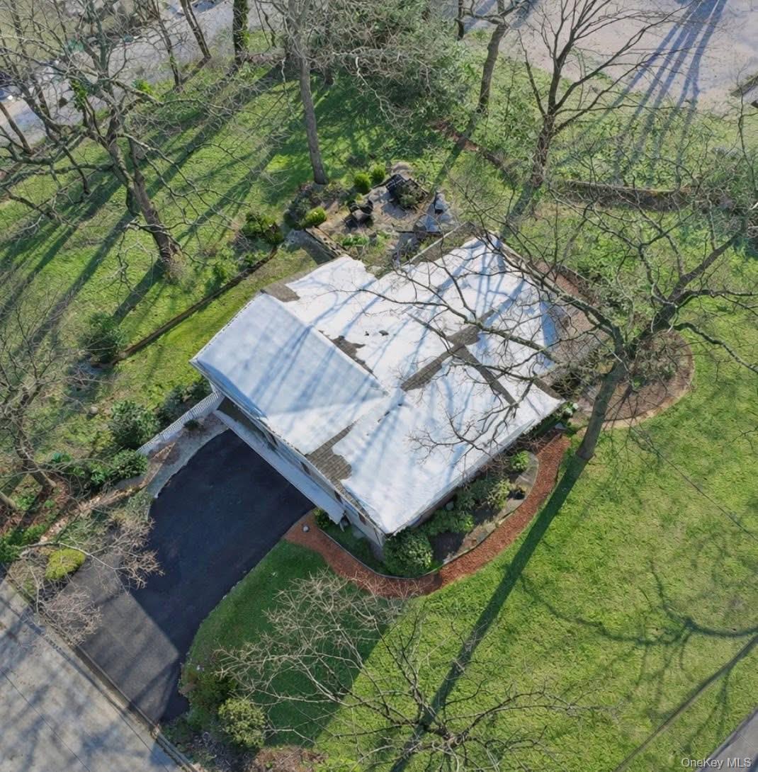 2 Montana Place, Huntington Station, NY 11746