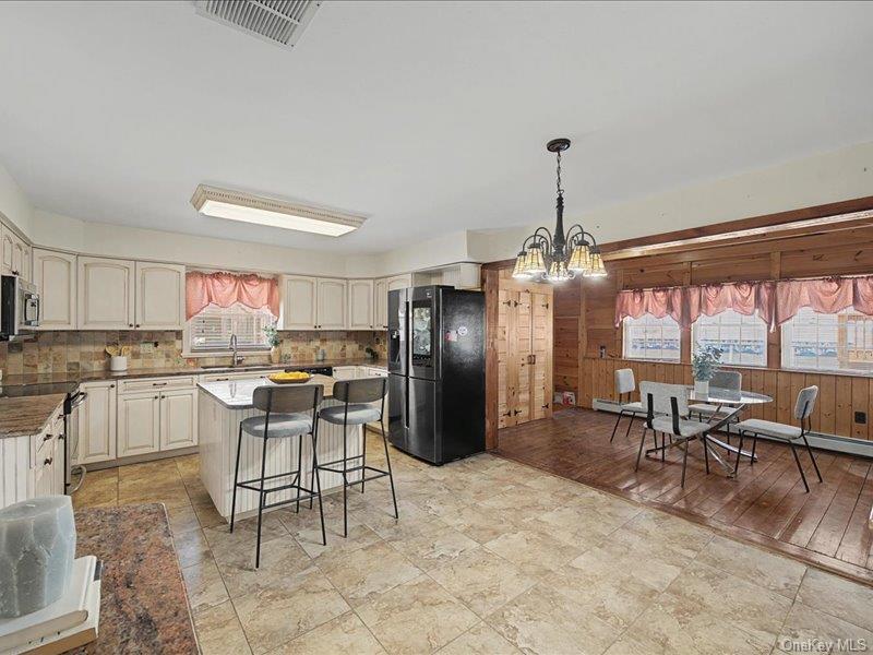 4 Debbie Court, Chester, NY 10918