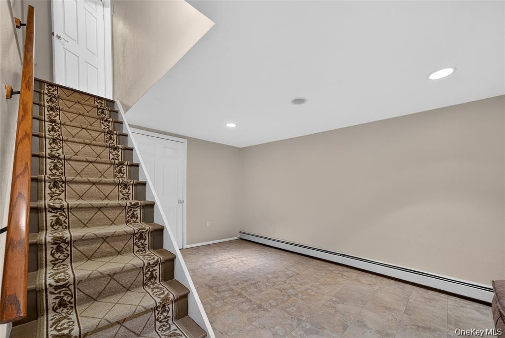 4 Debbie Court, Chester, NY 10918