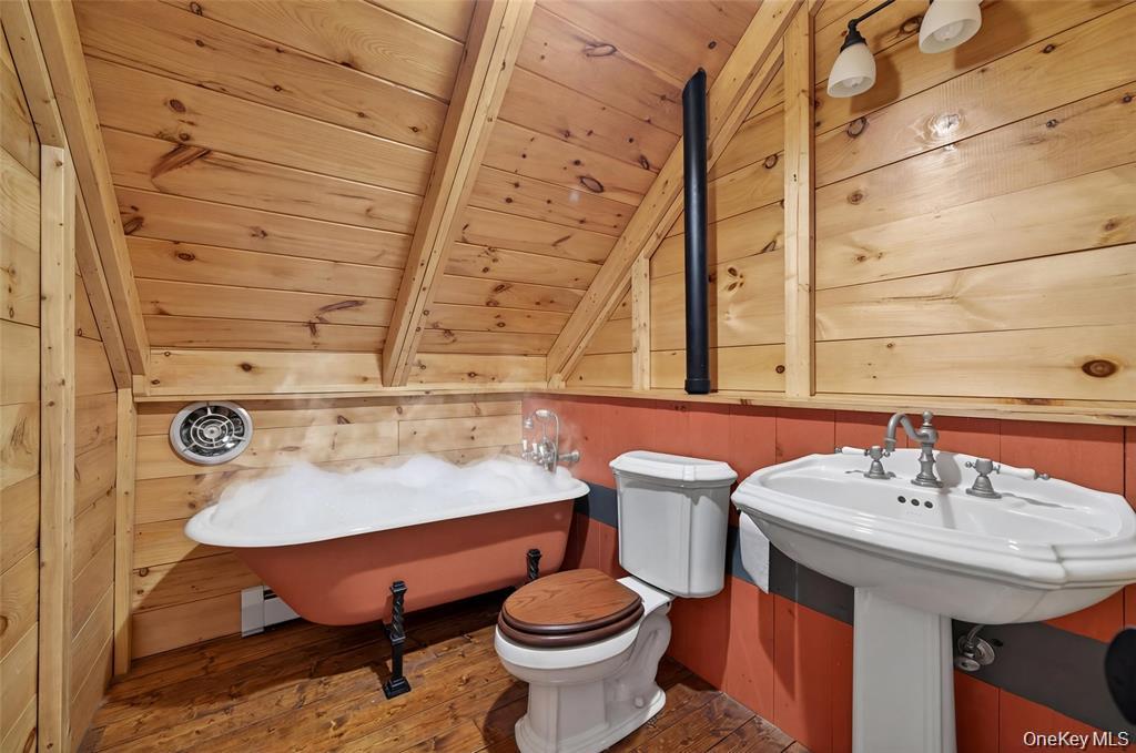 4 Debbie Court, Chester, NY 10918