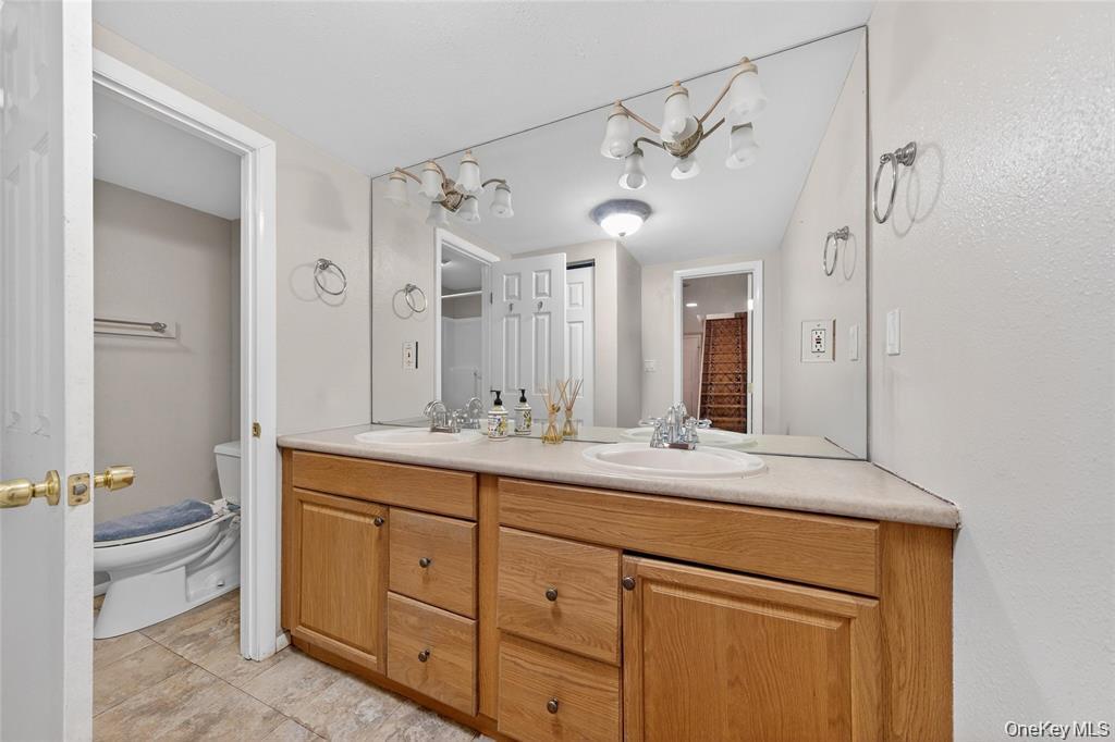 4 Debbie Court, Chester, NY 10918