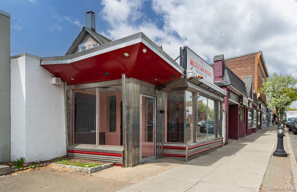 41 Lafayette Avenue, Suffern, NY 10901