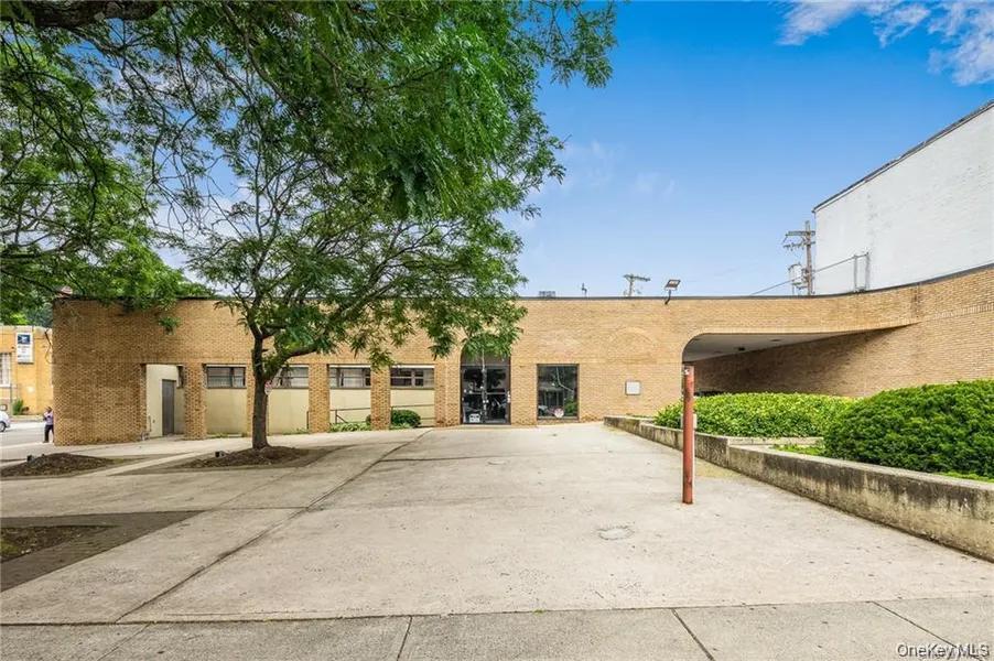 62 Lafayette Avenue, Suffern, NY 10901