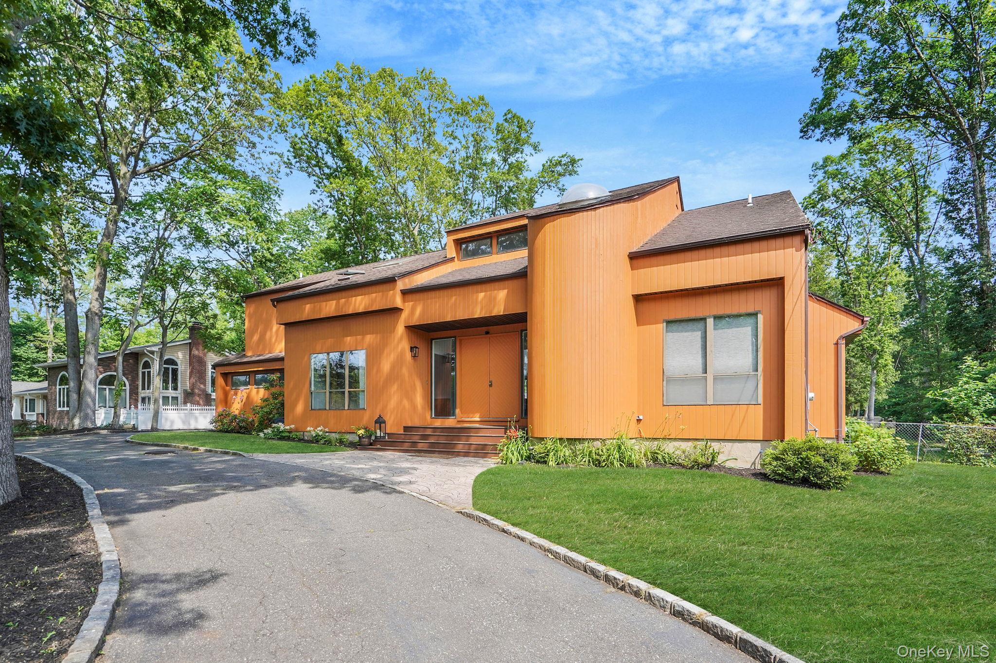 318 Sheep Pasture Road, East Setauket, NY 11733