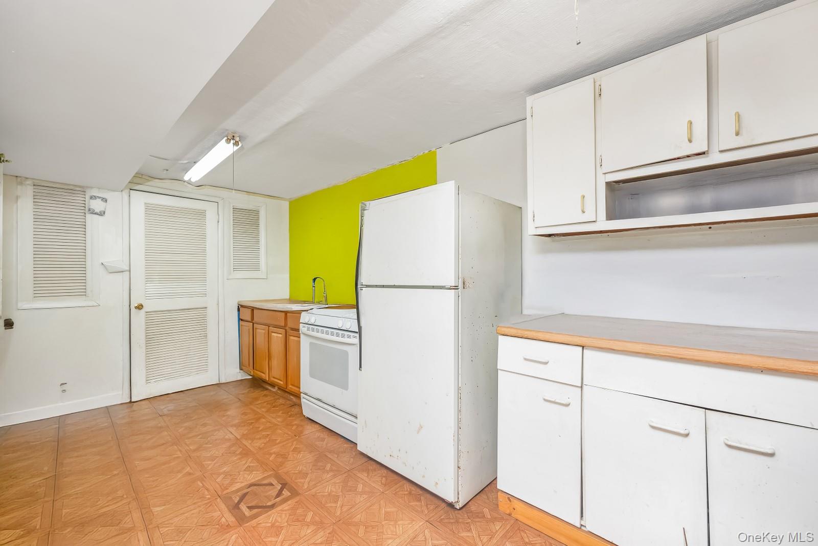 58-43 81st Street, Middle Village, NY 11379