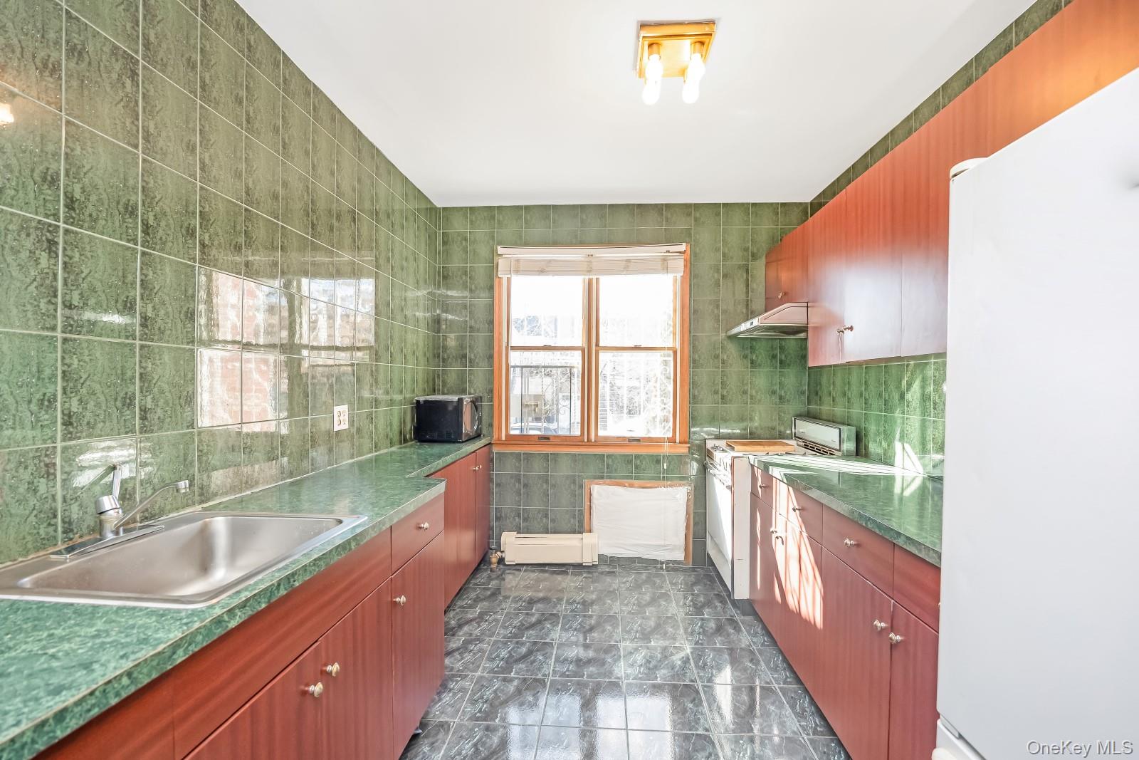 58-43 81st Street, Middle Village, NY 11379