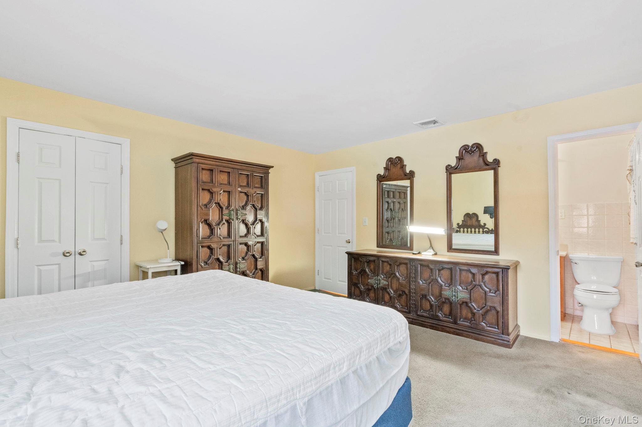 15 Thadford Street, East Northport, NY 11731