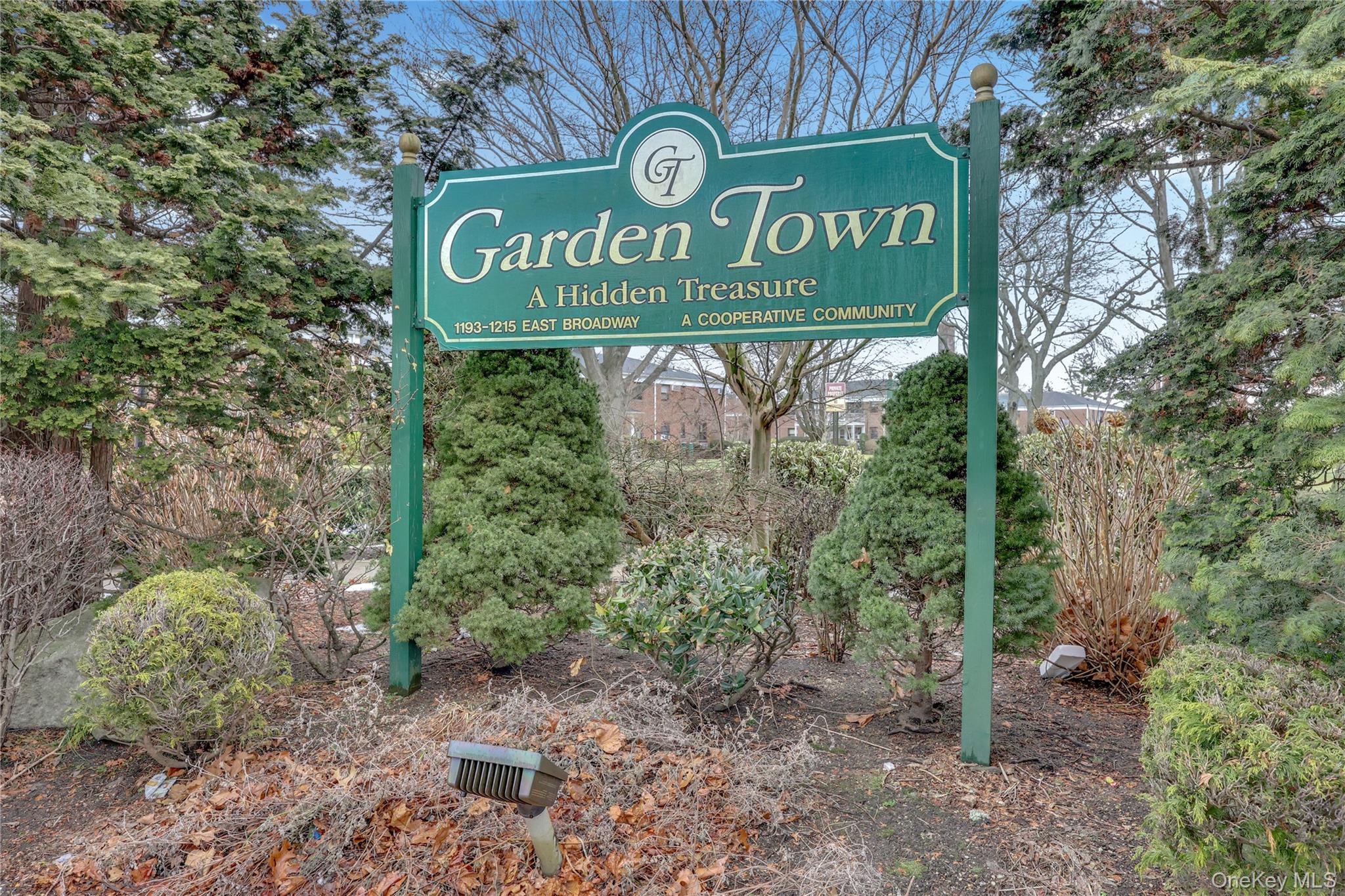 1201 E Broadway # H-23, Hewlett, NY 11557