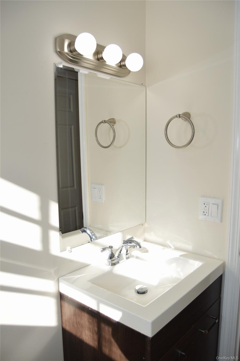 108 Flower Hill, Kingston, NY 12401