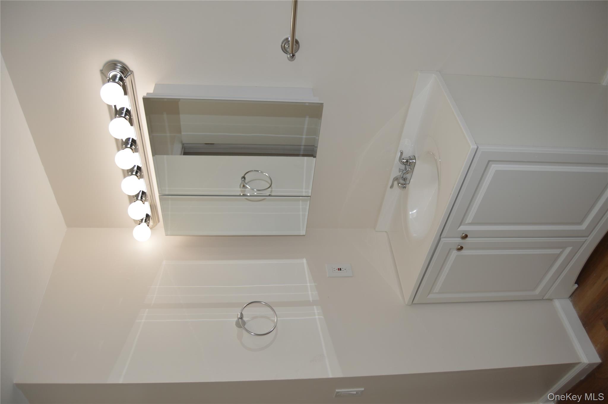 108 Flower Hill, Kingston, NY 12401