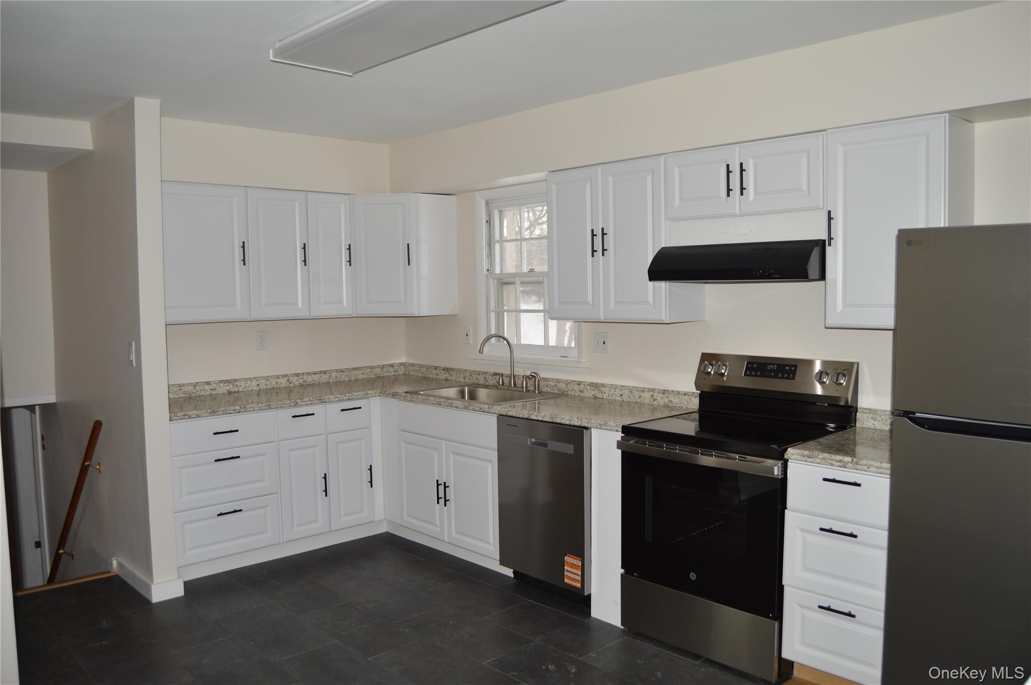 108 Flower Hill, Kingston, NY 12401