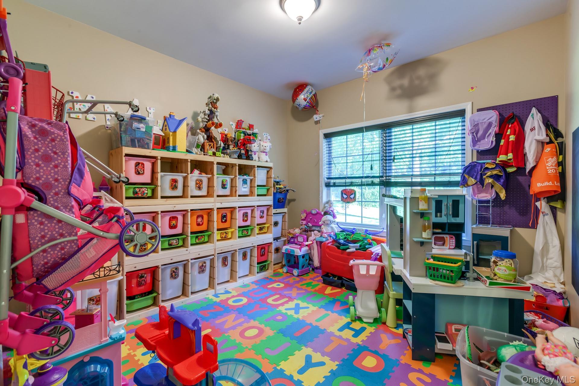 16 Primrose Lane, Chester, NY 10918