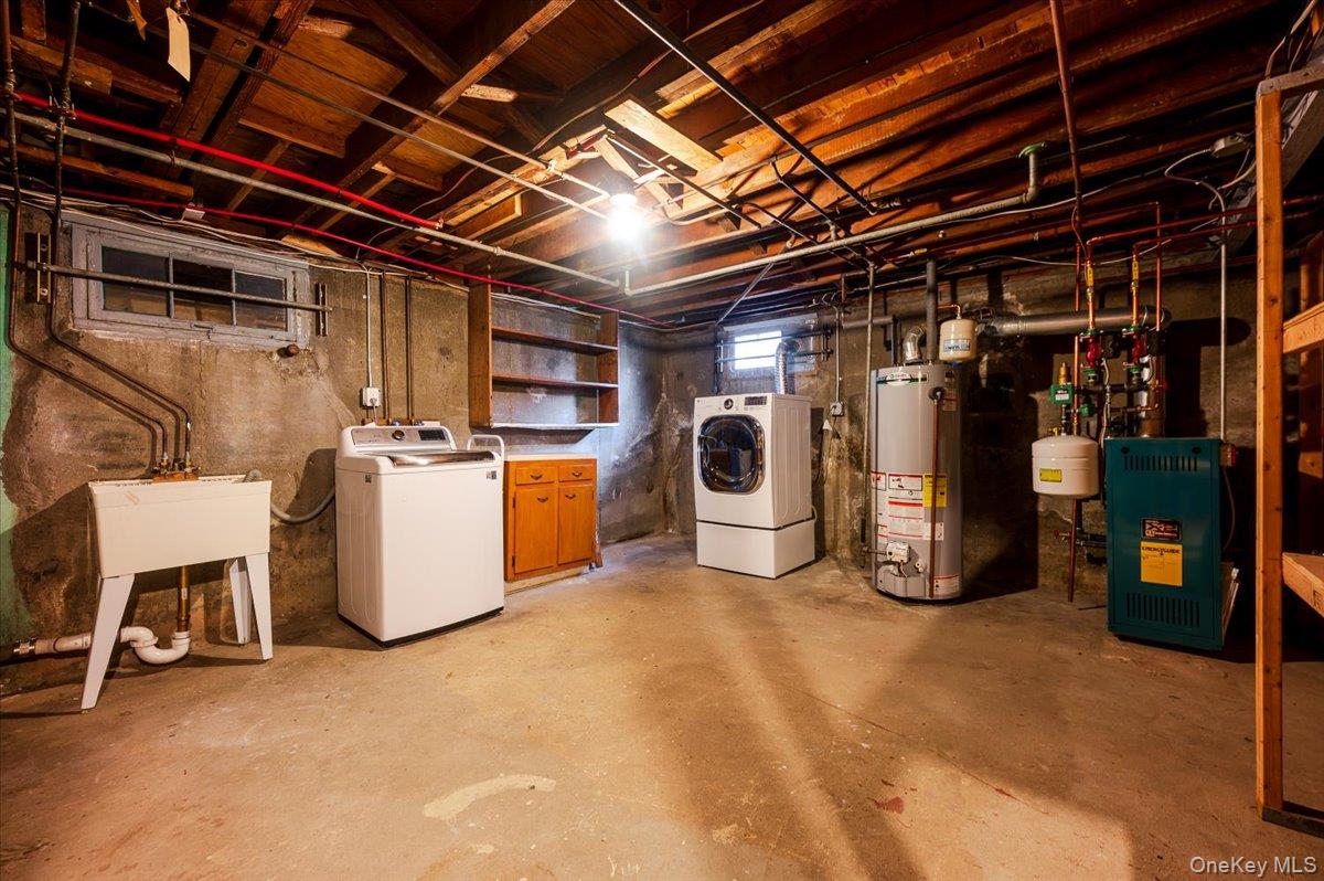 1674 Kroll Road, East Meadow, NY 11554