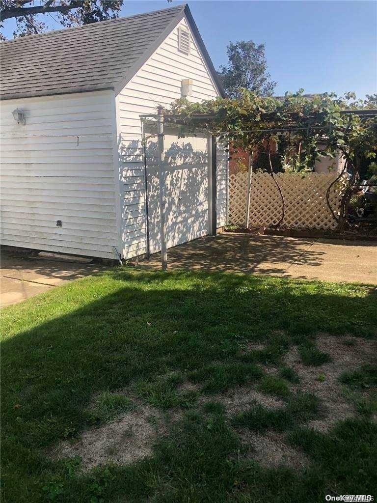 220 Pershing Parkway, Mineola, NY 11501