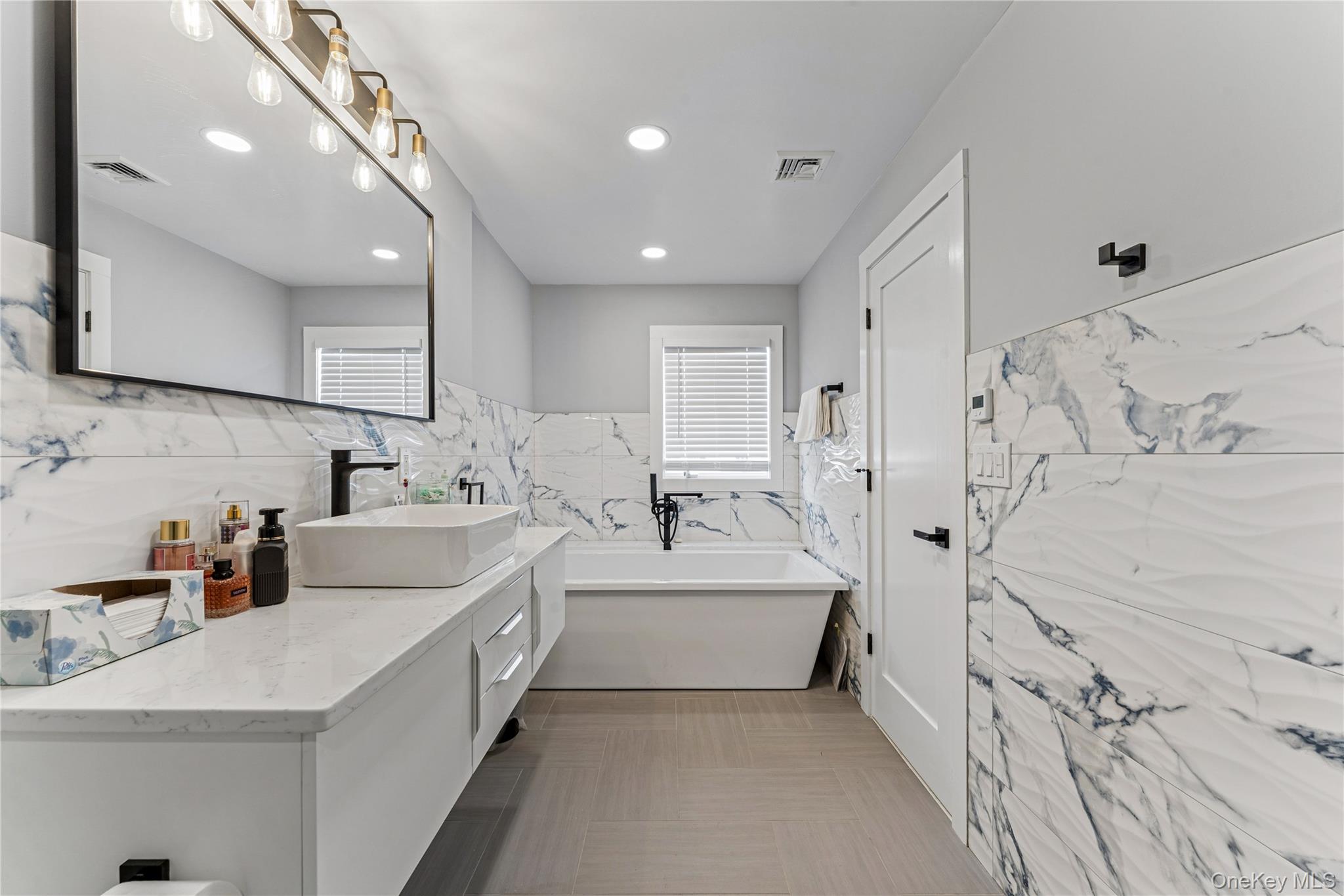 207 Pershing Parkway, Mineola, NY 11501