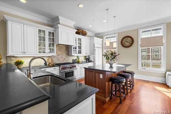 12 Rivers Edge Drive, Tarrytown, NY 10591