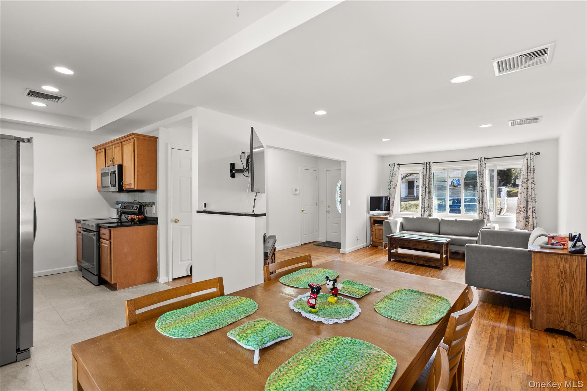 18 Wexford Street, Huntington, NY 11743