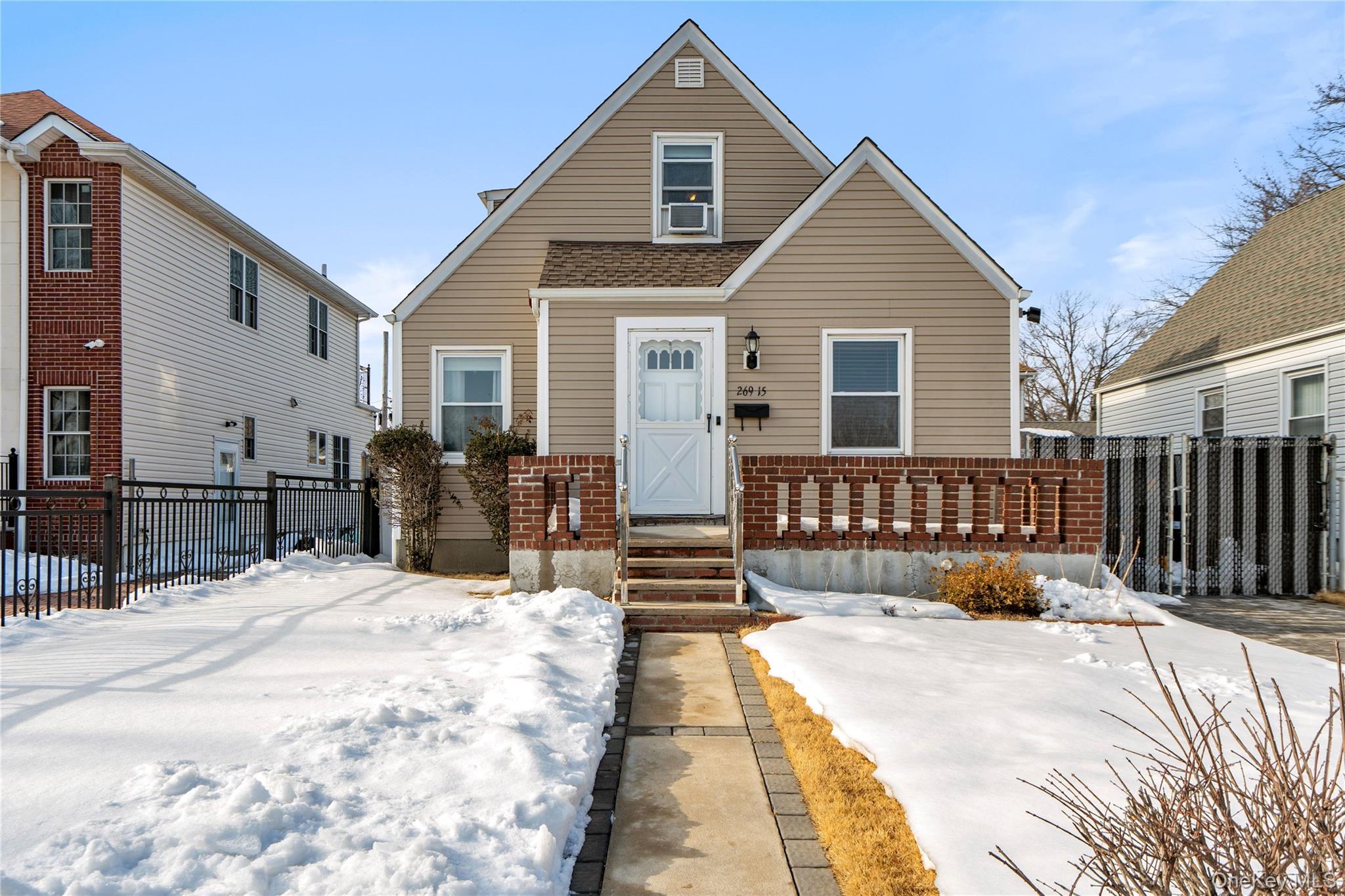 269-15 Union Turnpike, New Hyde Park, NY 11040