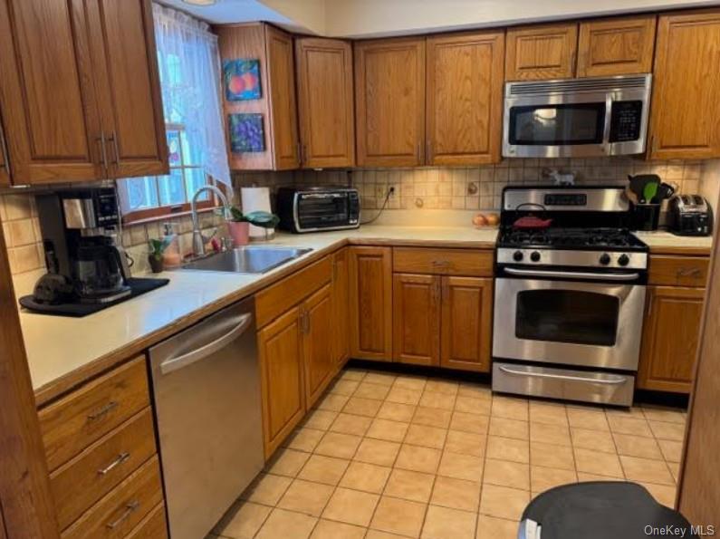 57 BIRCHBROOK Drive, Smithtown, NY 11787