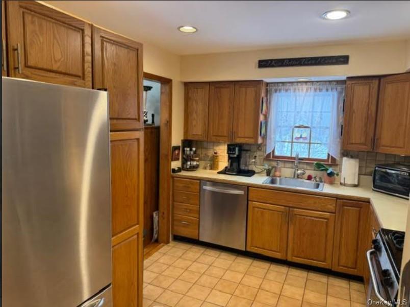 57 BIRCHBROOK Drive, Smithtown, NY 11787