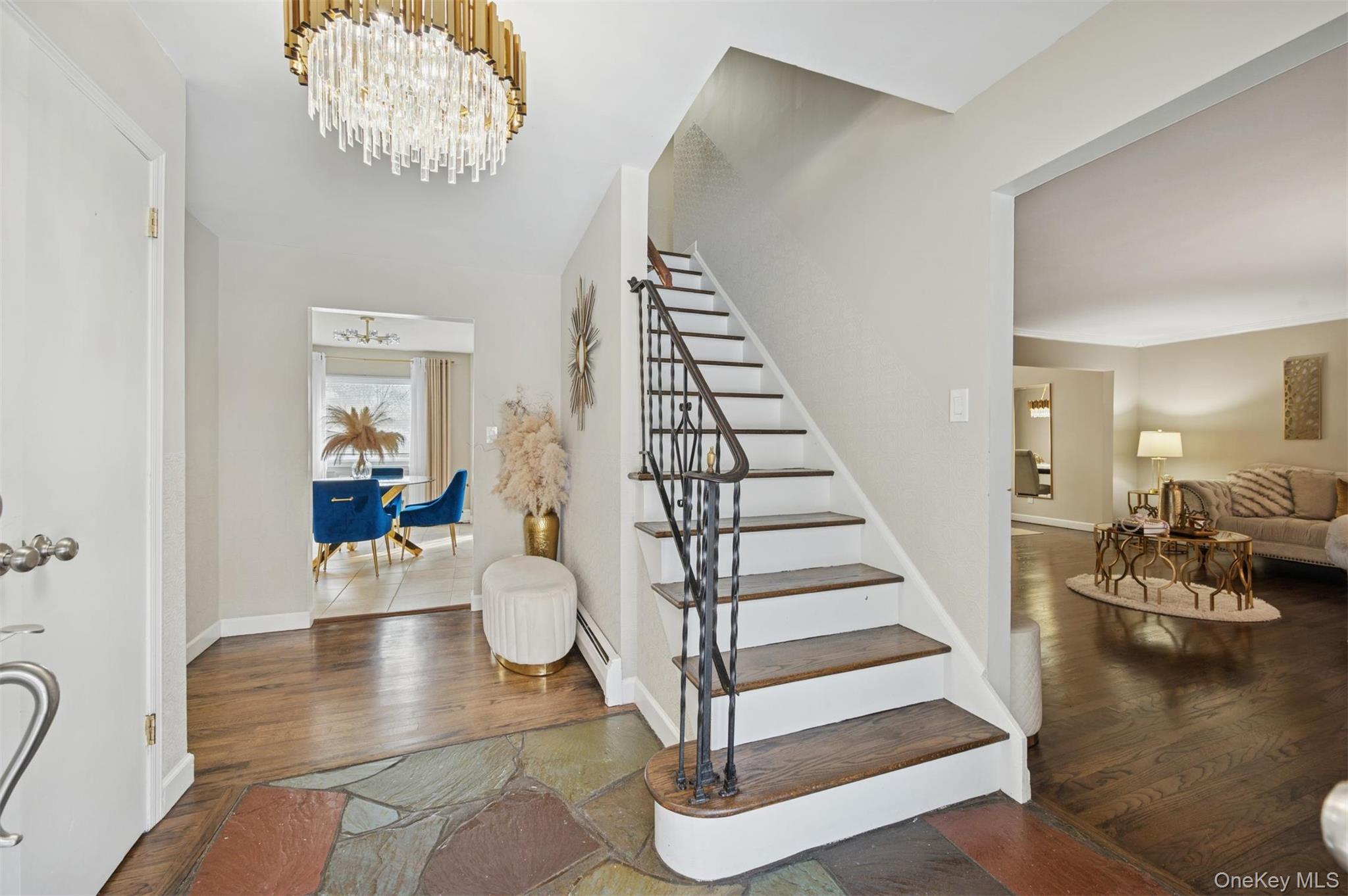 35 Saint Johns Place, West Babylon, NY 11704