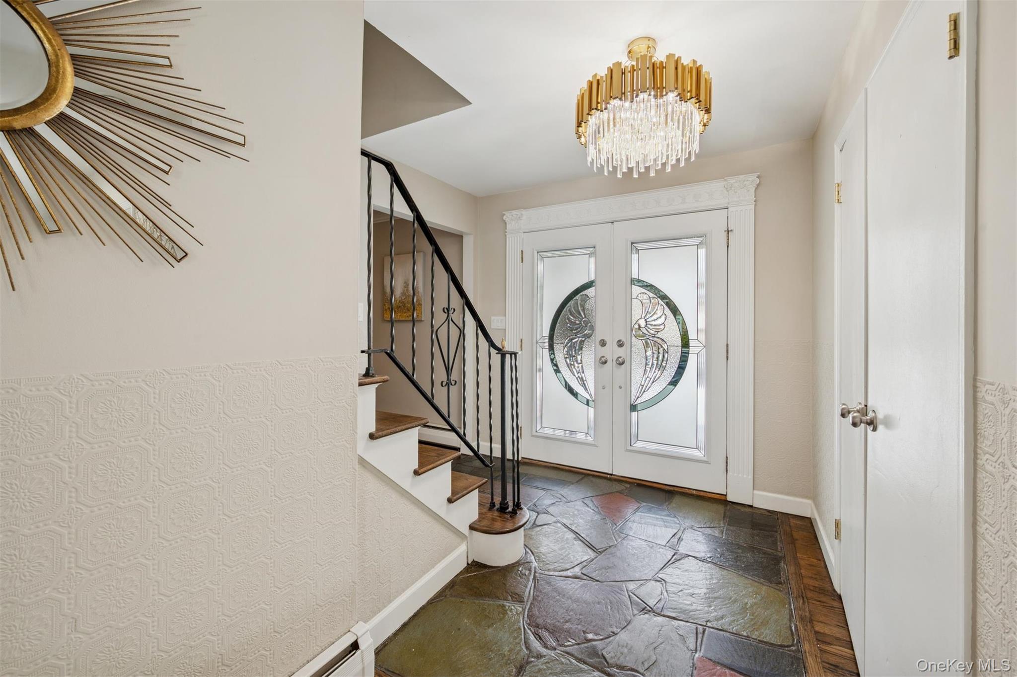 35 Saint Johns Place, West Babylon, NY 11704