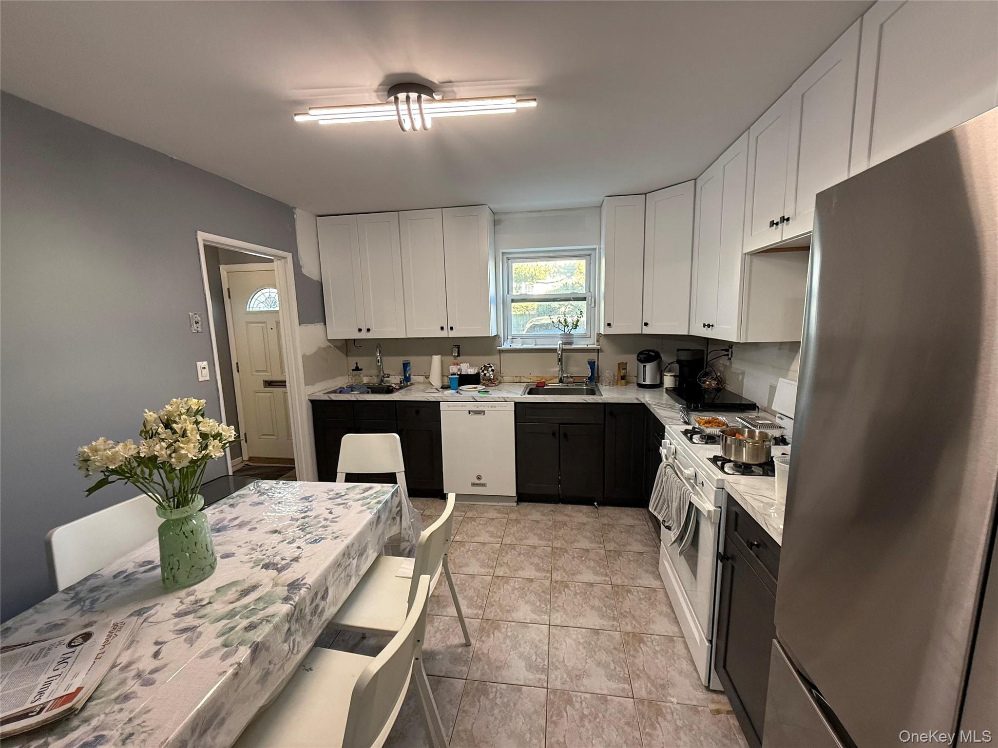 920 Broadway # 5, Woodmere, NY 11598