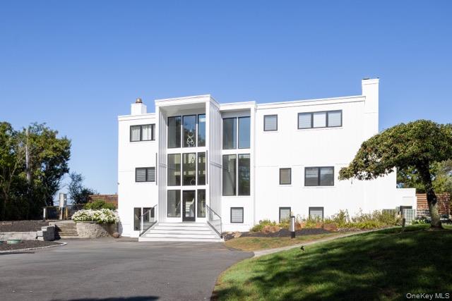 57305 Route 48, Greenport, NY 11944