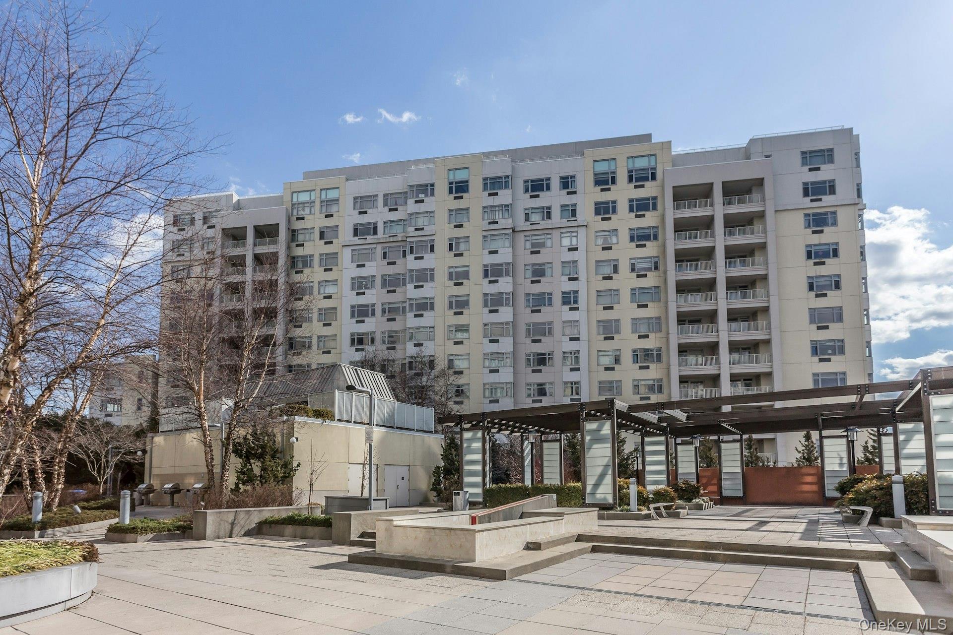 131-01 40th Road # 17V, Flushing, NY 11354