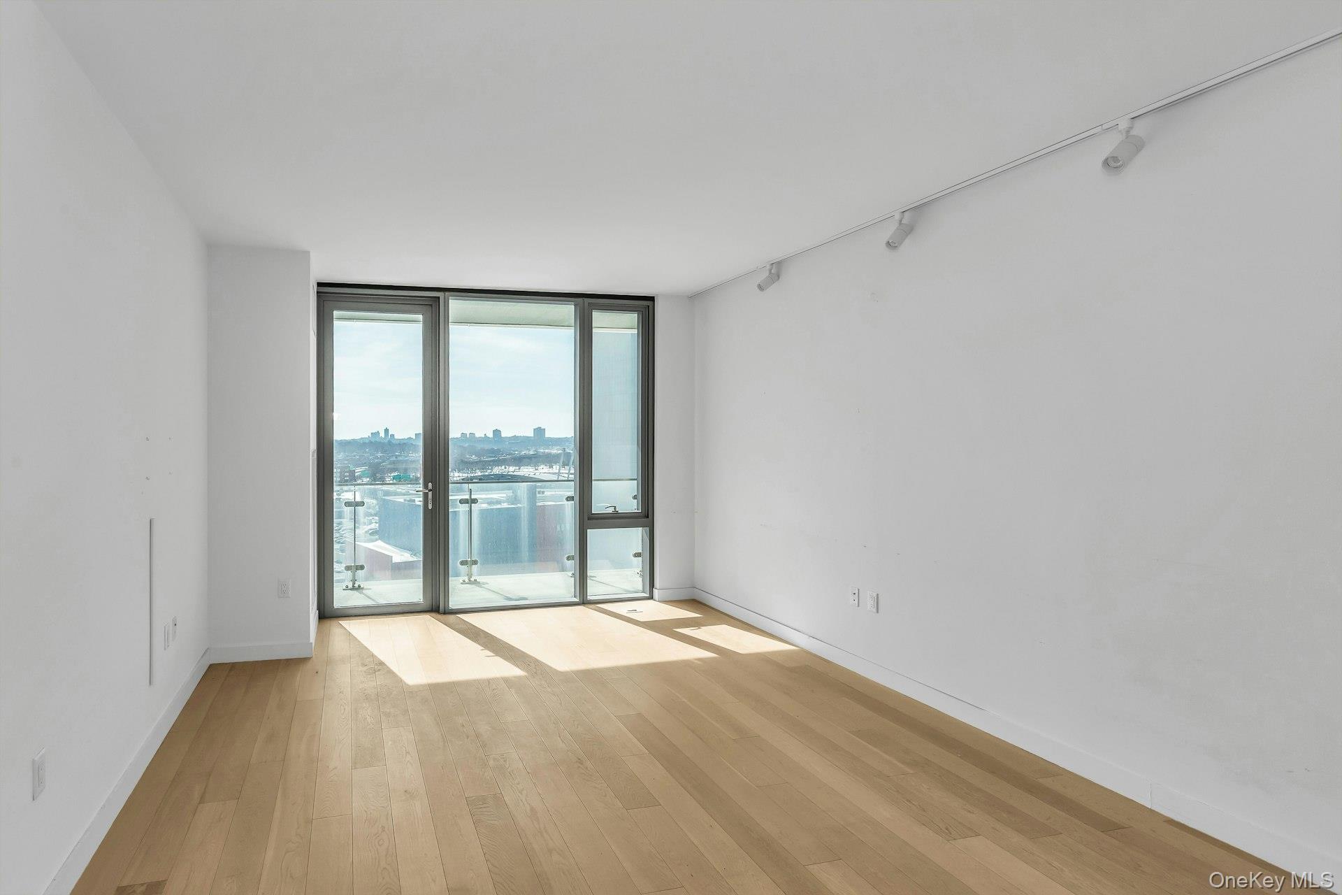 131-01 40th Road # 17V, Flushing, NY 11354