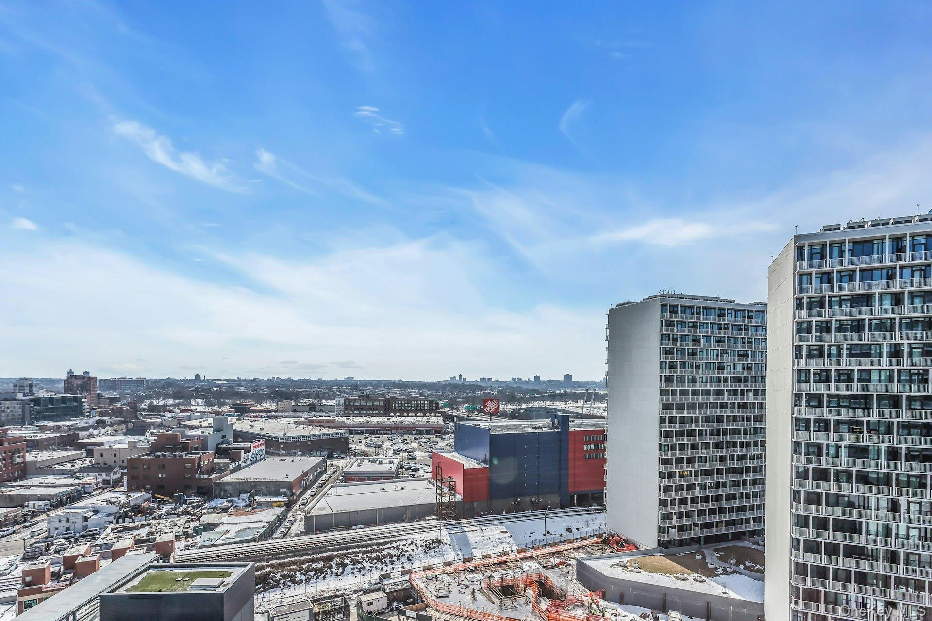 131-01 40th Road # 17V, Flushing, NY 11354