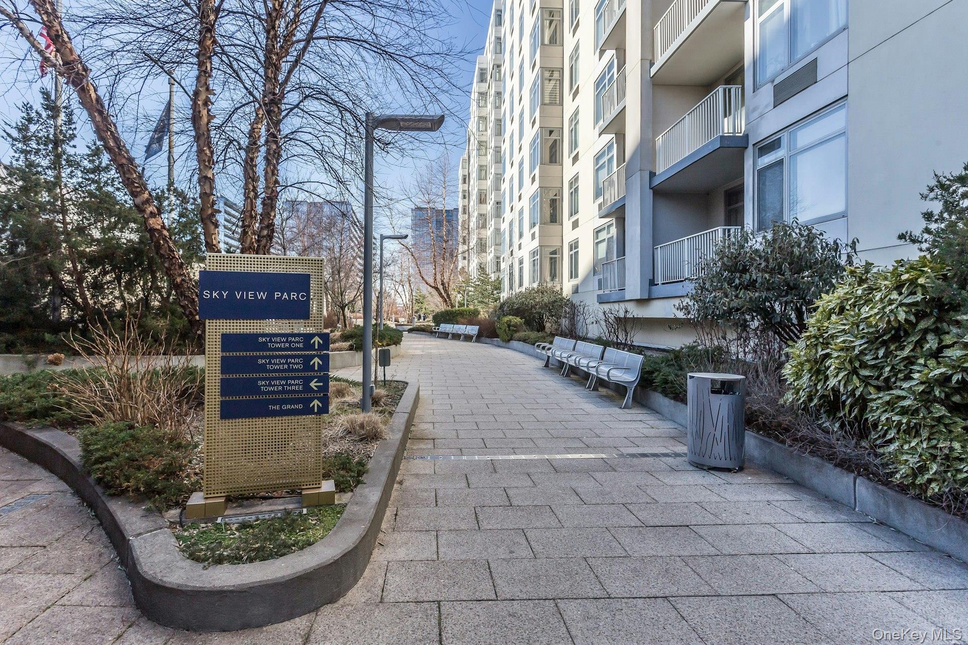 131-01 40th Road # 17V, Flushing, NY 11354