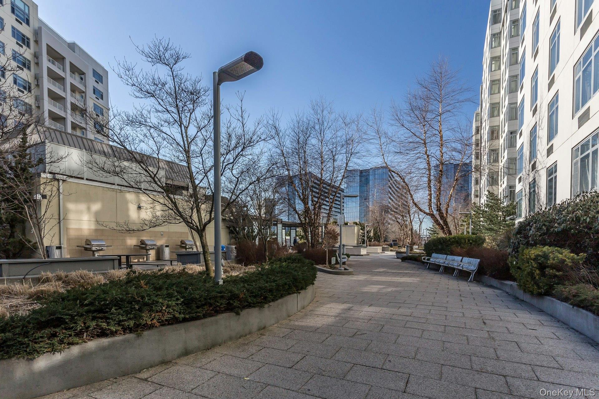 131-01 40th Road # 17V, Flushing, NY 11354