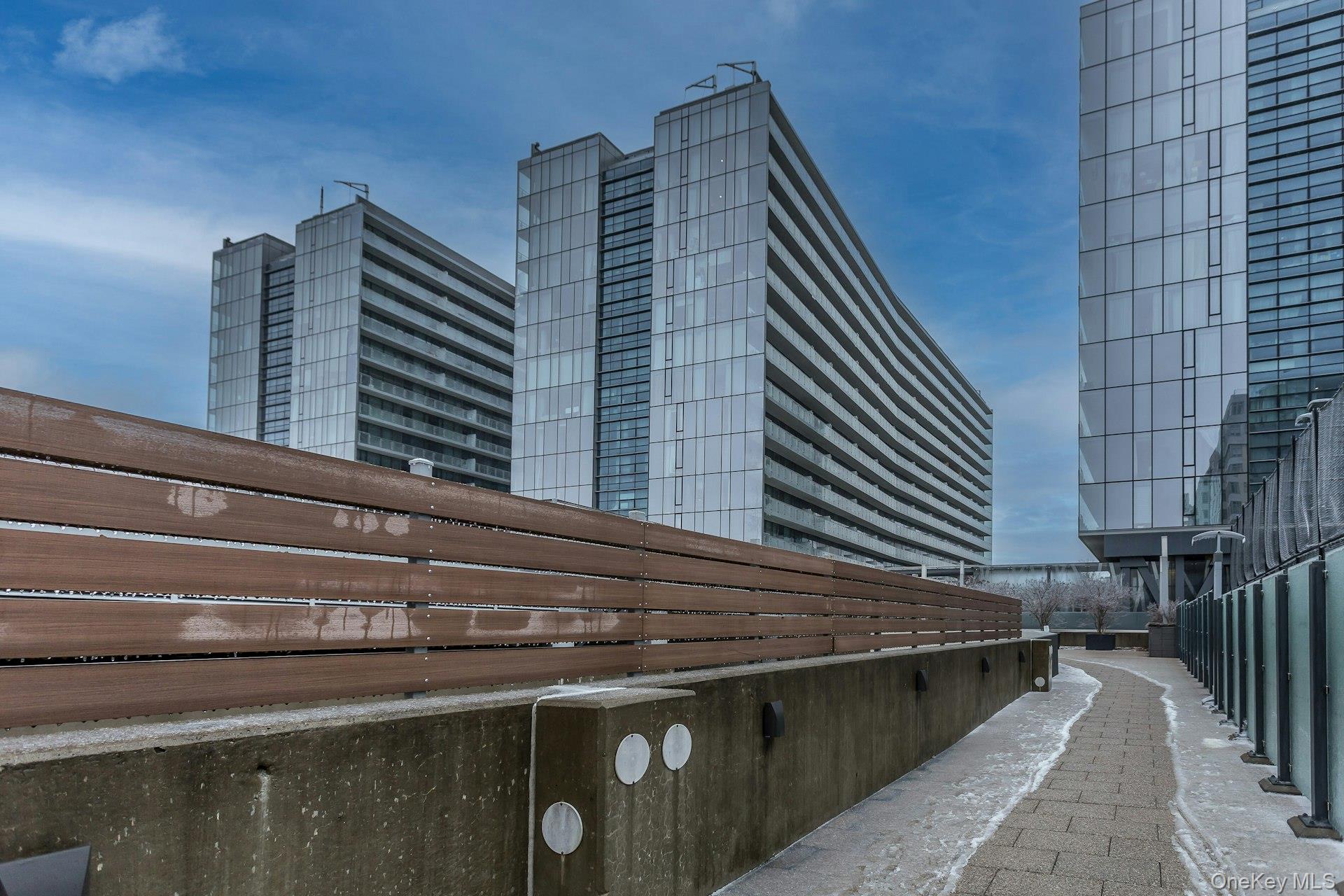 131-01 40th Road # 17V, Flushing, NY 11354