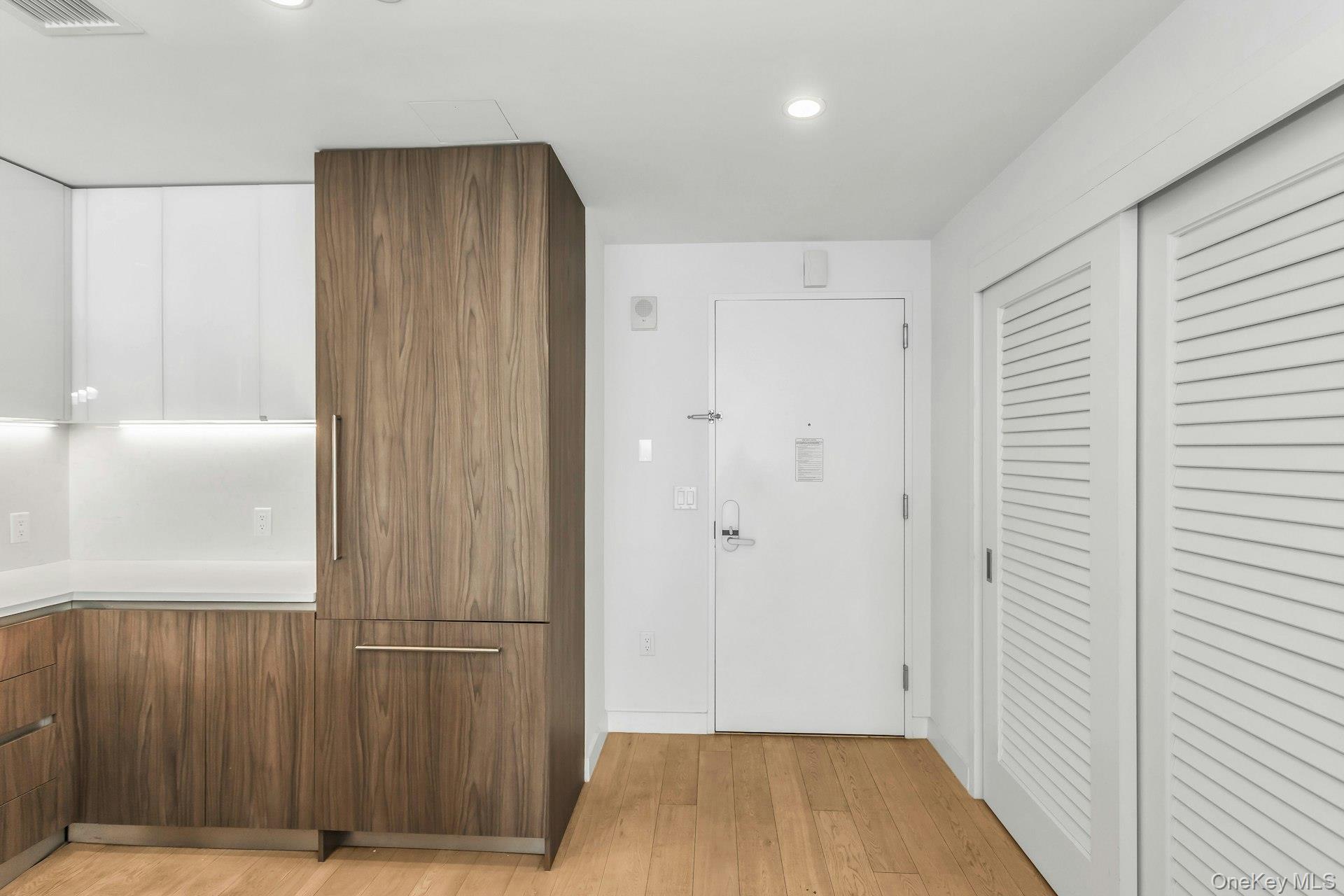 131-01 40th Road # 17V, Flushing, NY 11354