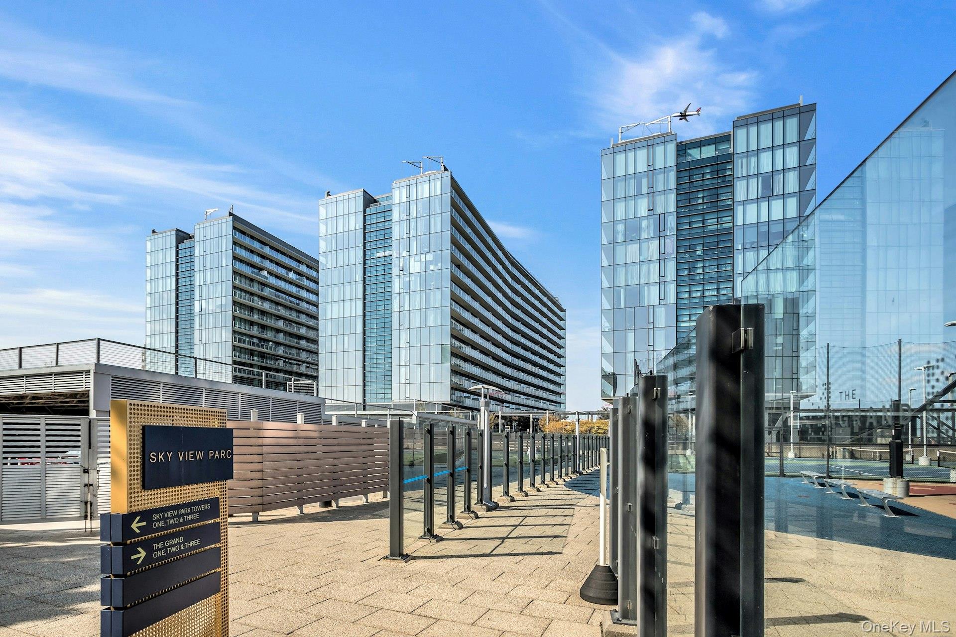 131-01 40th Road # 17V, Flushing, NY 11354