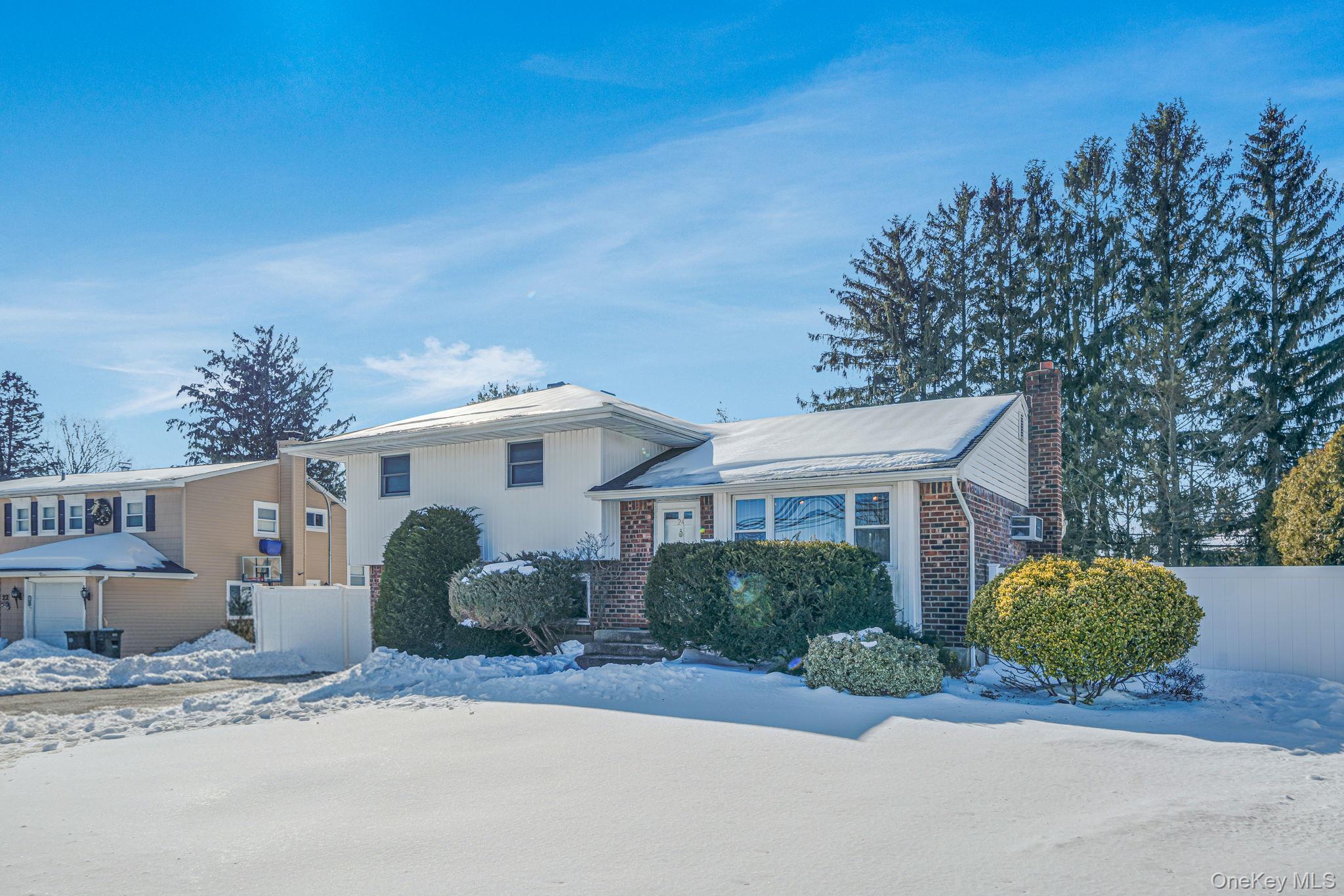 24 Kings Park Road, Commack, NY 11725