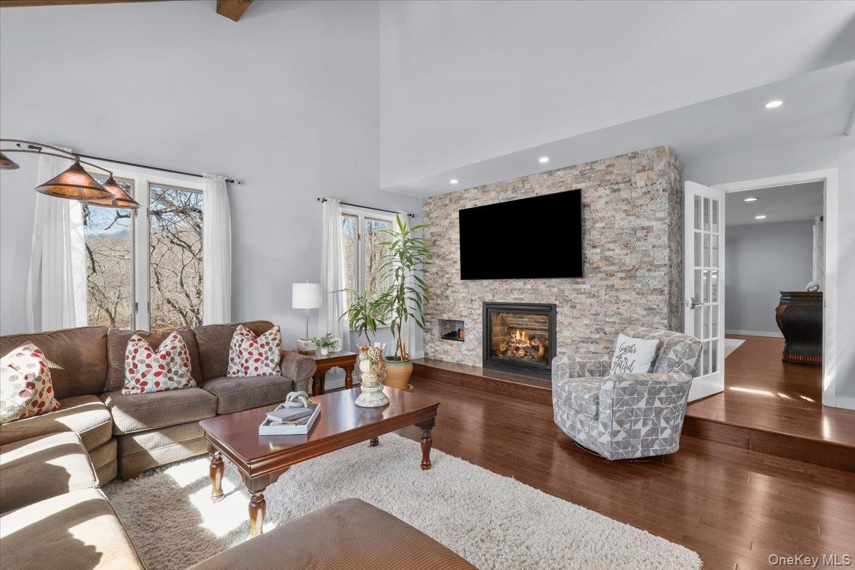 9 Comanche Court, Katonah, NY 10536